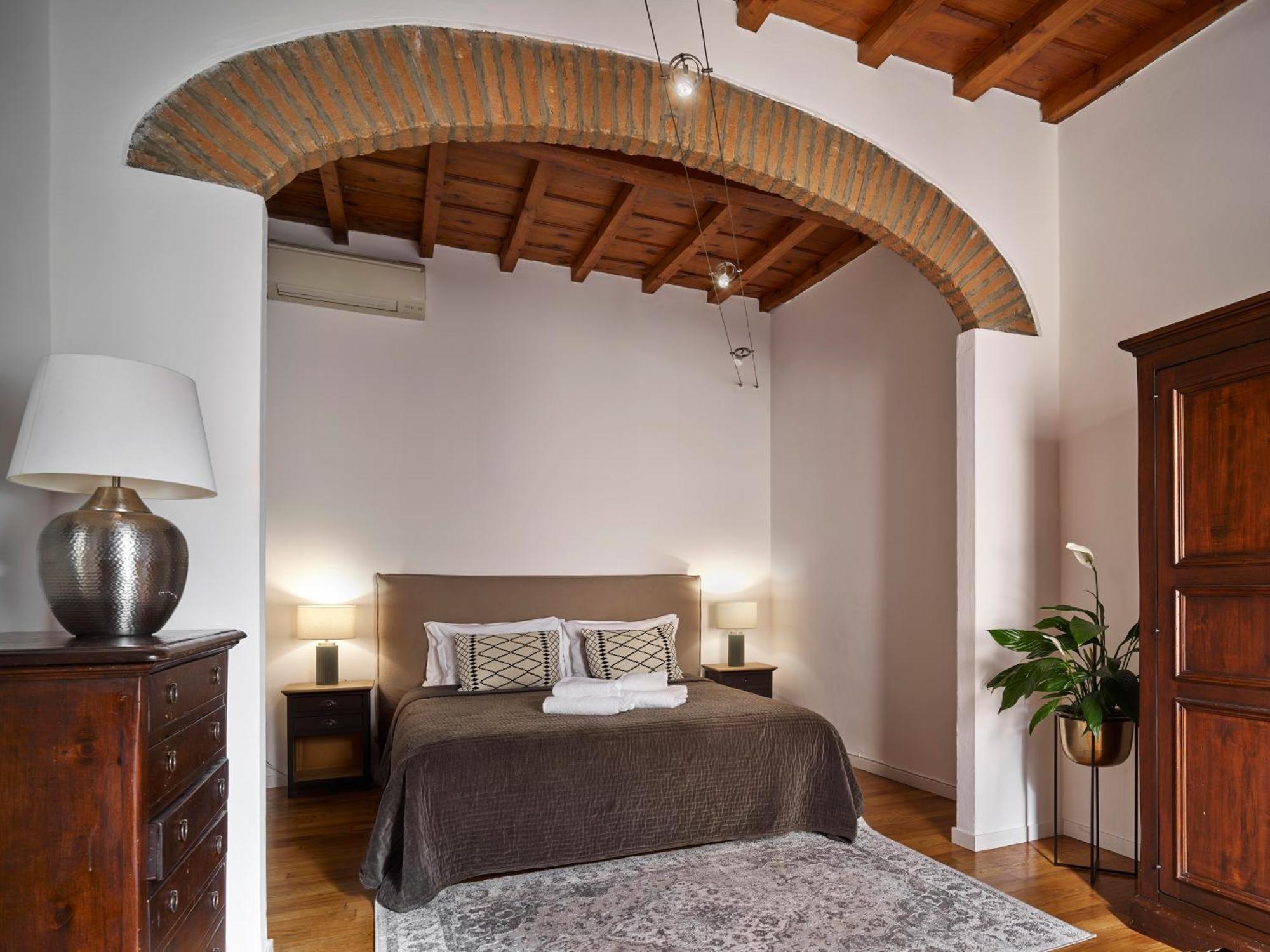 Best Location W/ Breathtaking Views Chic Palace Флоренция Экстерьер фото